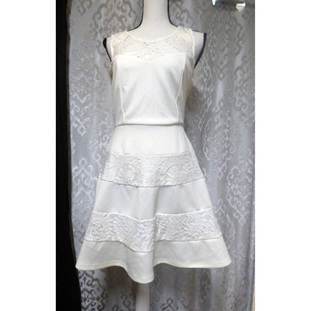Trixxi Junior’s Lace trim Scuba Skater Dress, Off White, Size 7